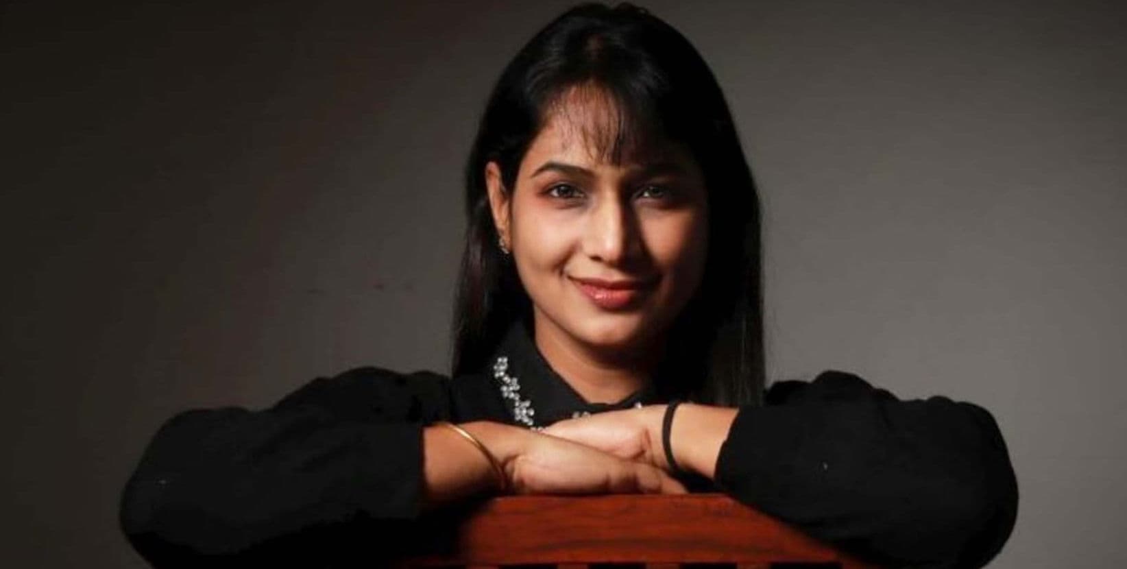 Kkomal Krusshna - Professional Singer and Live Performer